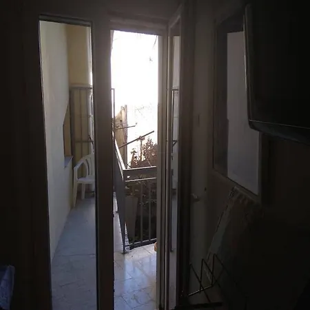Just Renovated Studio Very Close To Port- Disιnfected After Each Check Out Διαμέρισμα