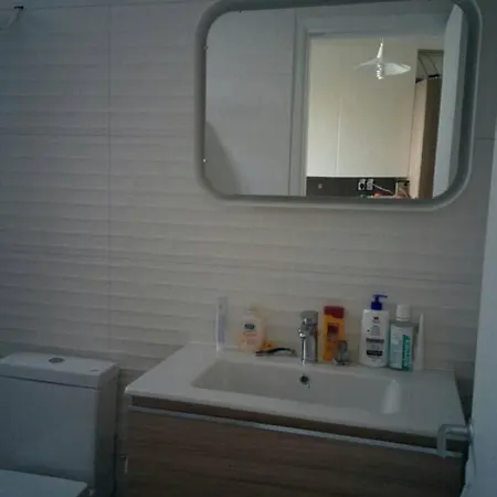 Just Renovated Studio Very Close To Port- Disιnfected After Each Check Out *