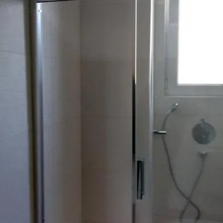 Appartement Just Renovated Studio Very Close To Port- Disιnfected After Each Check Out *