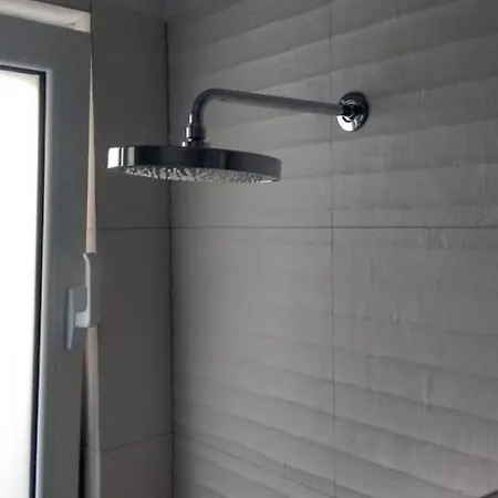 Appartement Just Renovated Studio Very Close To Port- Disιnfected After Each Check Out Patras